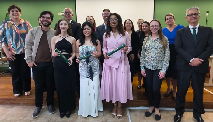 Estado conclui formação de novos especialistas para fortalecer o SUS no Paraná